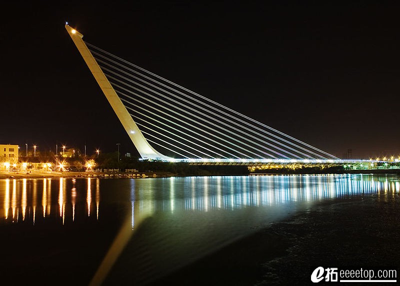 800px-Calatrava_Puente_del_Alamillo_Seville.jpg