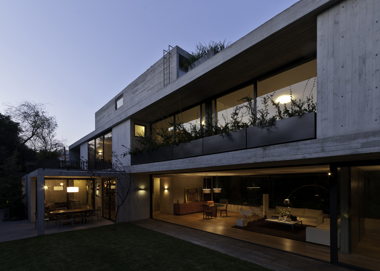 dezeen_Maruma-House-by-Fernanda-Canales_ss_3.jpg