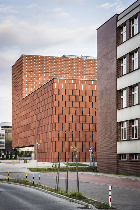 dezeen_Katowice-Scientific-Information-Centre-and-Academic-Library-by-HS99_ss_6.jpg