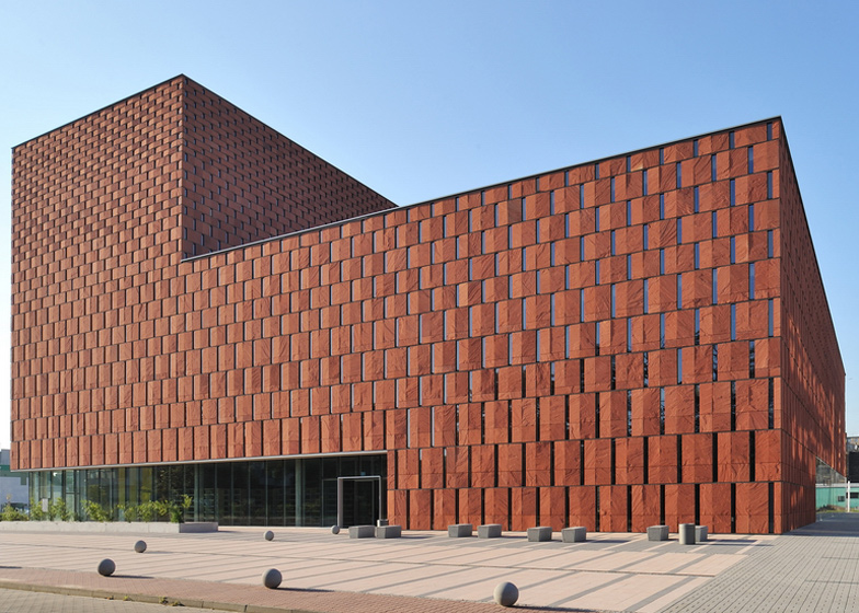 dezeen_Katowice-Scientific-Information-Centre-and-Academic-Library-by-HS99_ss_1.jpg