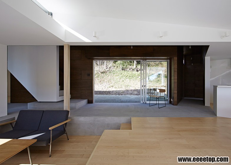Eؽ_E-House-by-Hannat-Architects_02.jpg