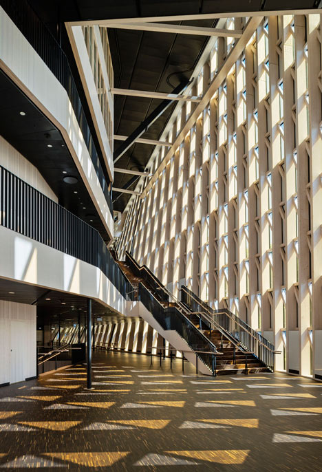 EؽKarolinska-Institutet-auditorium-by-Wingardhs_13.jpg