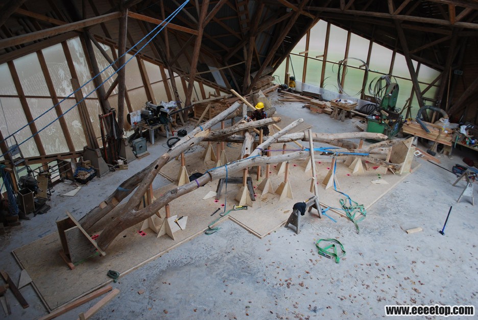 hooke-park-woodchip-barn-aa-students-process_dezeen_936_4(2).jpg