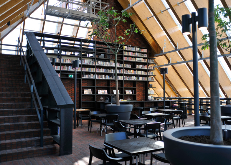 dezeen_Book-Mountain-by-MVRDV_ss_4.jpg