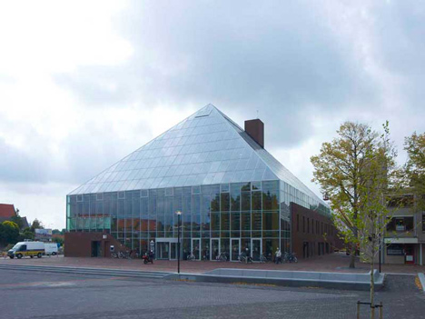 dezeen_Book-Mountain-by-MVRDV_ss_16.jpg