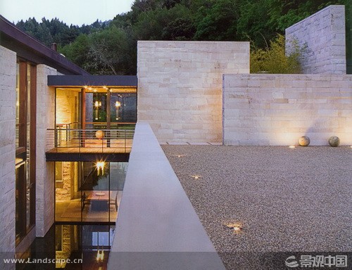 351-09_resize.jpg