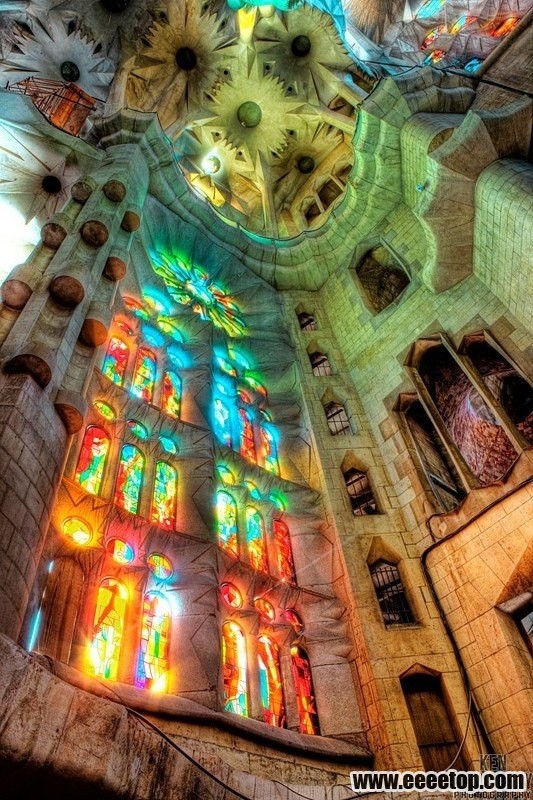Antoni Gaud - Sagrada Familia 03.jpg