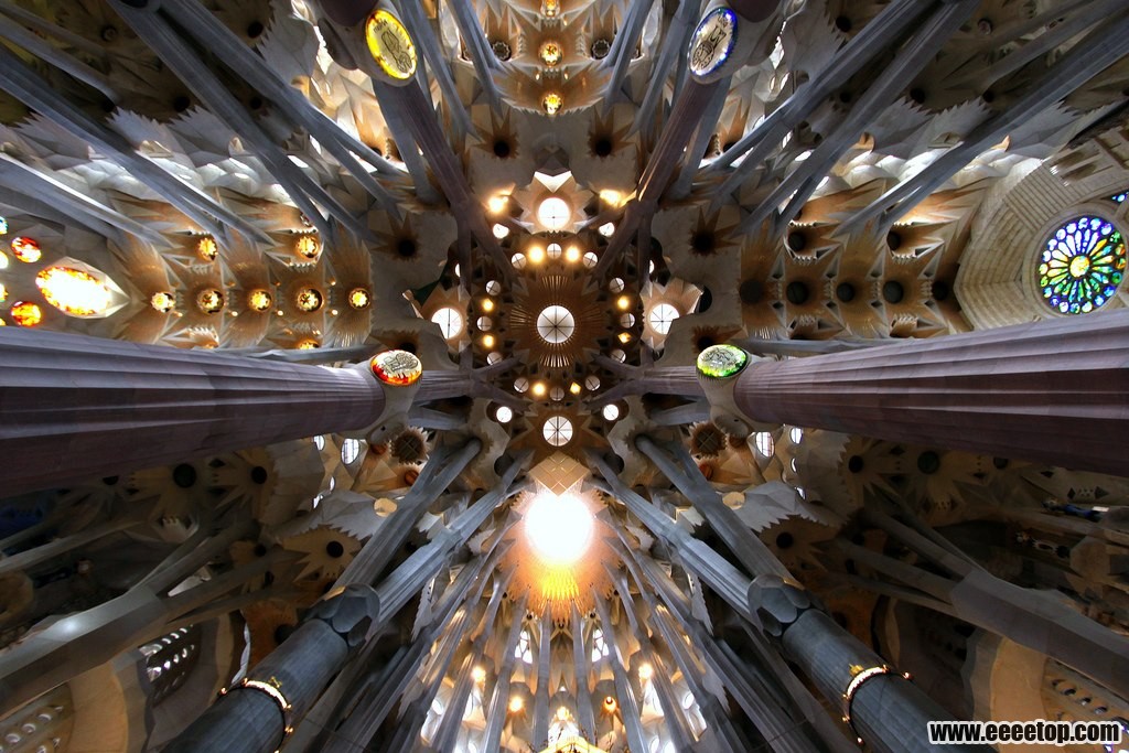 Antoni Gaud - Sagrada Familia 08.jpg
