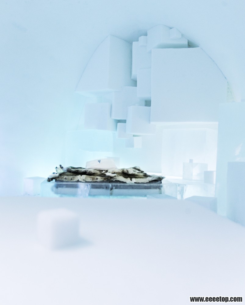 514347a9b3fc4bc063000046_inside-sweden-s-latest-icehotel-_cube_-_photo_paulina_h.jpg