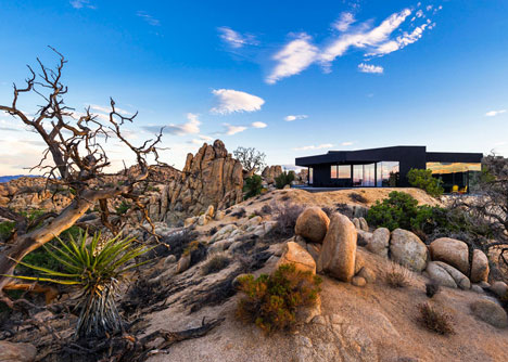 Desert-House-by-Oller-and-Pejic_dezeen_1.jpg