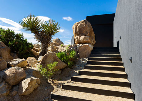 Desert-House-by-Oller-and-Pejic_dezeen_7.jpg