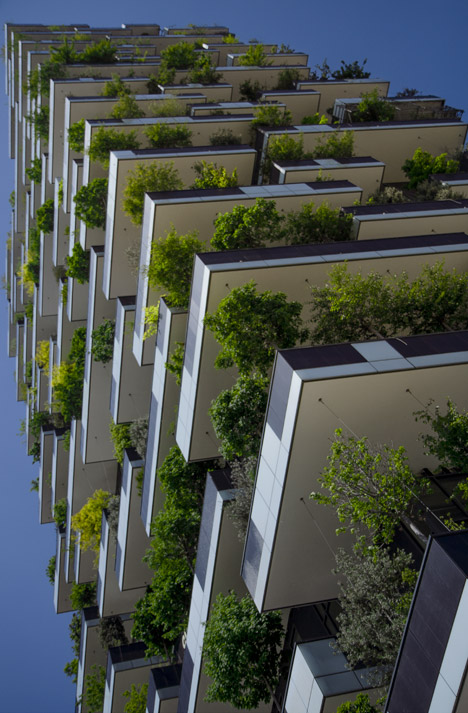 Bosco-Verticale-by-Boeri-Studio-_dezeen_468_3.jpg