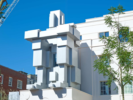 Antony-Gormley-creates-hotel-room-inside-giant-man-sculpture_dezeen_1.jpg