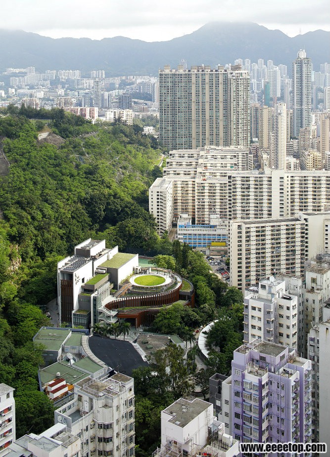 02_A theatre inside a park; A park insides a theatre.jpg