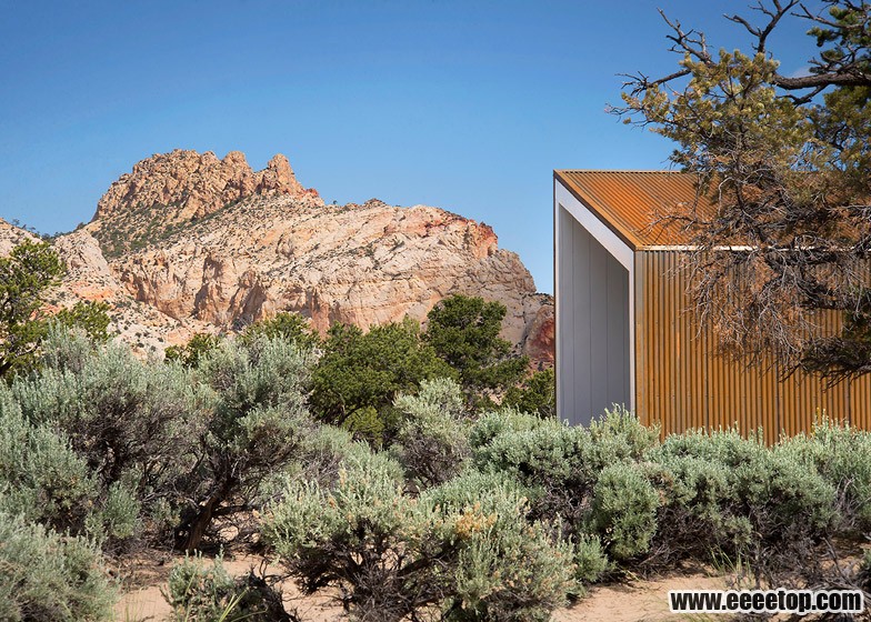 High-Desert-Dwelling-Capitol-Reef-by-Imbue-Design_dezeen_784_1.jpg