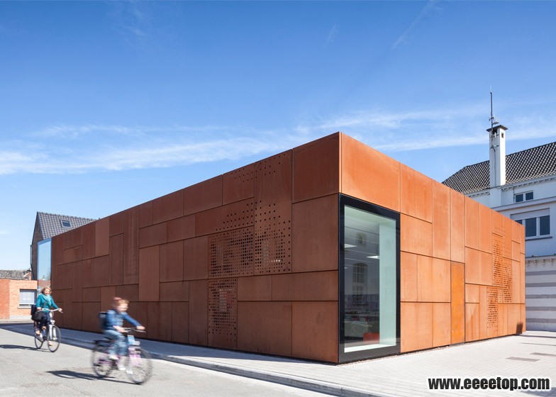 Tim-Van-de-Velde_Library-Bruges_Studio-Farris-Architects_dezeen_784_0.jpg