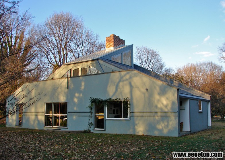 Vanna-Venturi-House-Wikimedia-Commons_dezeen_784_1.jpg