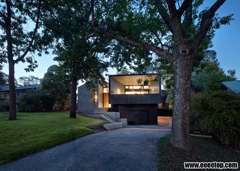 Eؽ_Narrabundah-House-Canberra-by-Adam-Dettrick_02.jpg