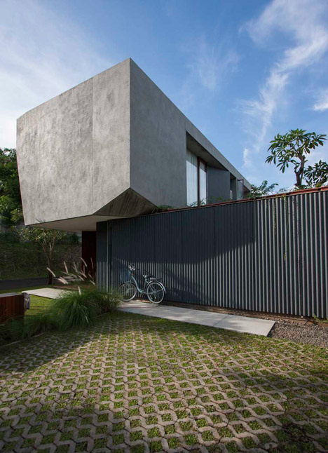 Eؽ_Trimmed-Reform-House-Indonesia-by-SUB_02.jpg