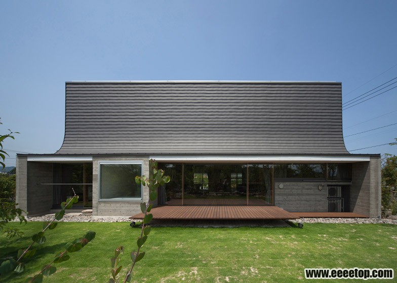 Eؽ_Juul-House-by-NKS-Architects_01.jpg