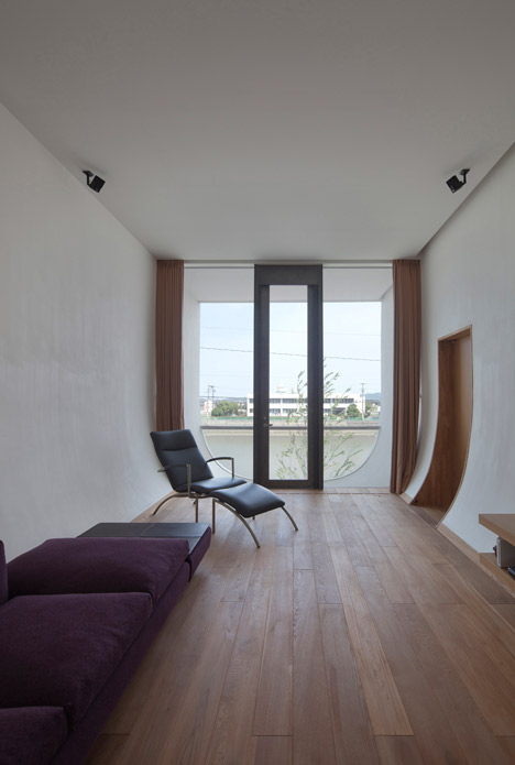 Eؽ_Juul-House-by-NKS-Architects_12.jpg