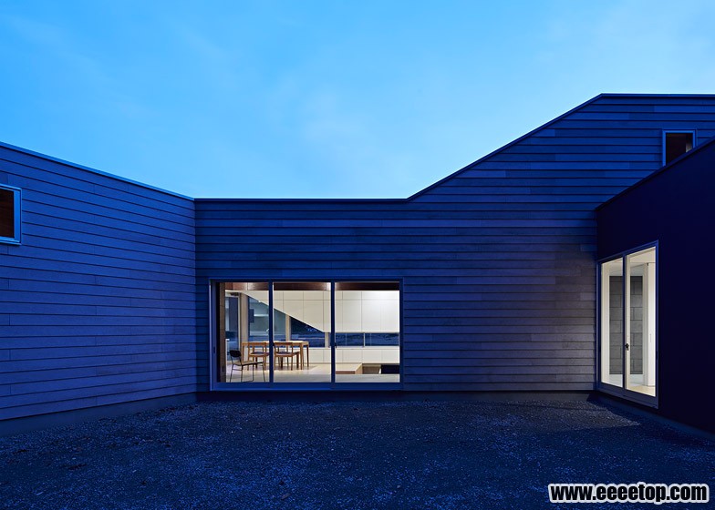 Eؽ_E-House-by-Hannat-Architects_04.jpg