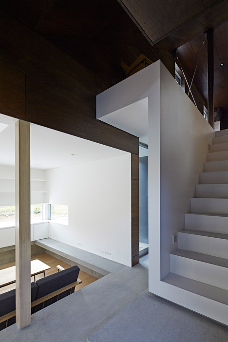 Eؽ_E-House-by-Hannat-Architects_11.jpg