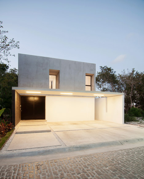 Eؽ_House-in-Cancun-Mexico-by-Warm-Architects_13.jpg