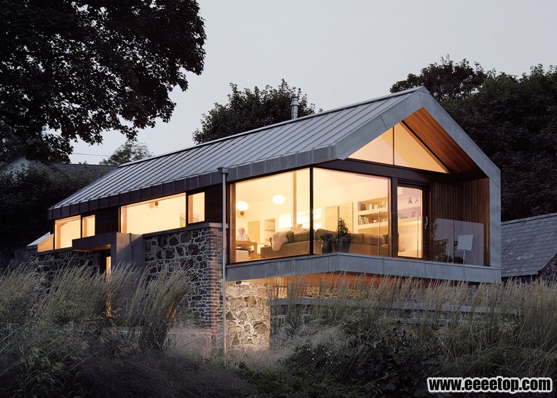 Eؽ_Loughloughan-Barn-by-McGarry-Moon-Architects-Ltd_dezeen_784_1.jpg