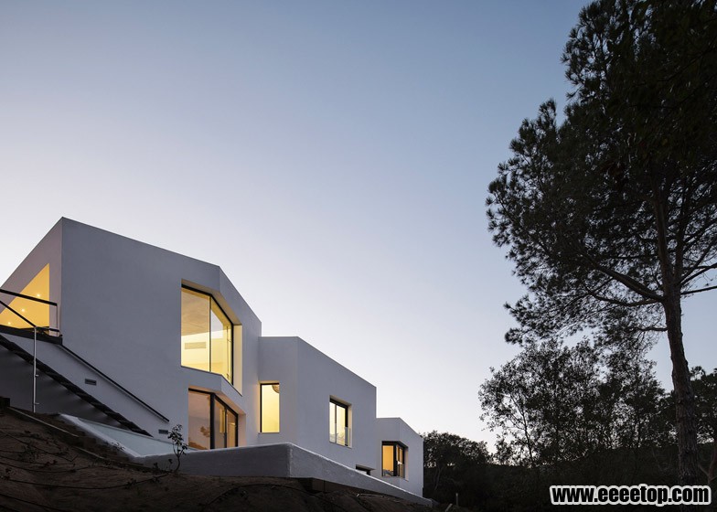 Eؽ_MIRAG-House-in-Llavaneres_01.jpg