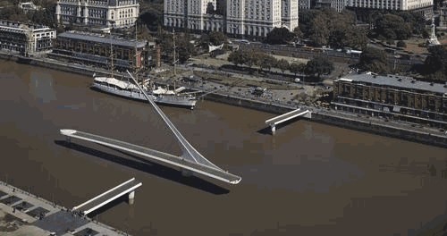 49717cd6498f535de47f878540e36d40.gif